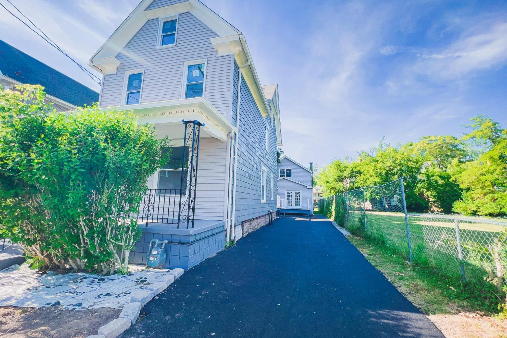 2 Homes, 1 Stay-7Br Niagara Falls Compound Exterior photo